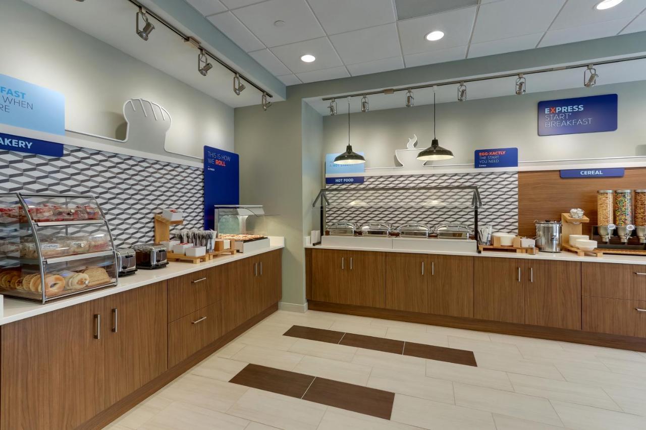 Holiday Inn Express & Suites - Winston - Salem Sw - Clemmons By Ihg Экстерьер фото