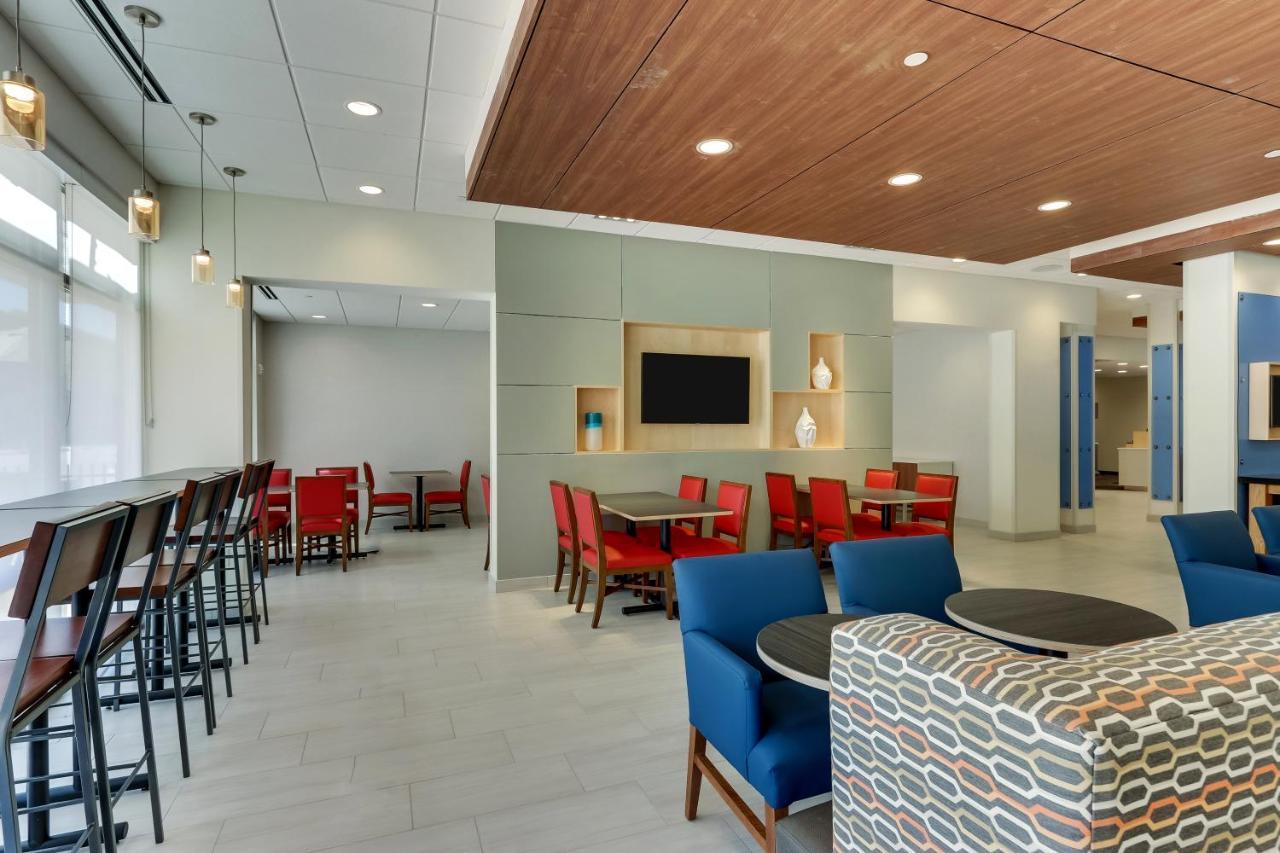 Holiday Inn Express & Suites - Winston - Salem Sw - Clemmons By Ihg Экстерьер фото
